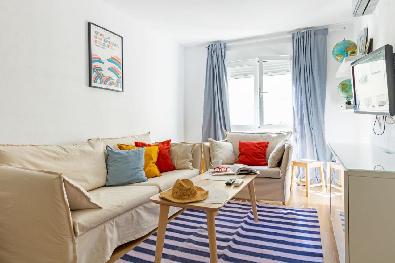 Colours Apartment And Garage Historical Center 4 Pax Sevilla Bagian luar foto