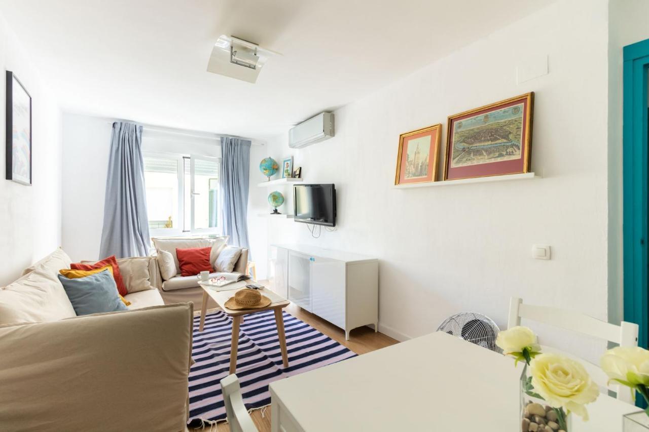 Colours Apartment And Garage Historical Center 4 Pax Sevilla Bagian luar foto