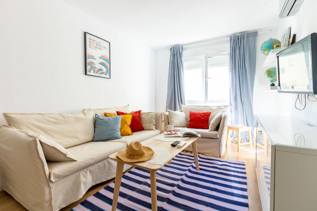 Colours Apartment And Garage Historical Center 4 Pax Sevilla Bagian luar foto