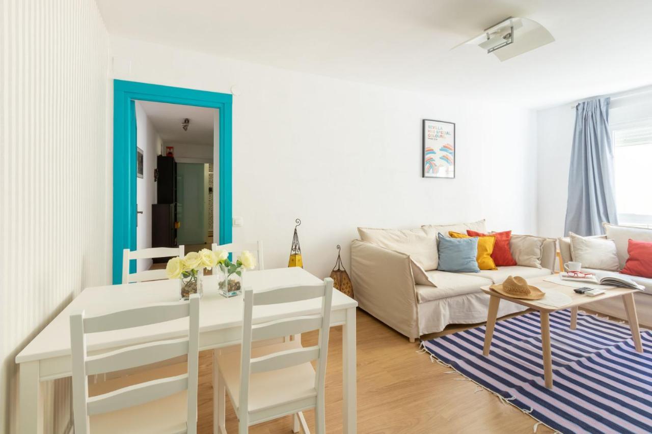 Colours Apartment And Garage Historical Center 4 Pax Sevilla Bagian luar foto