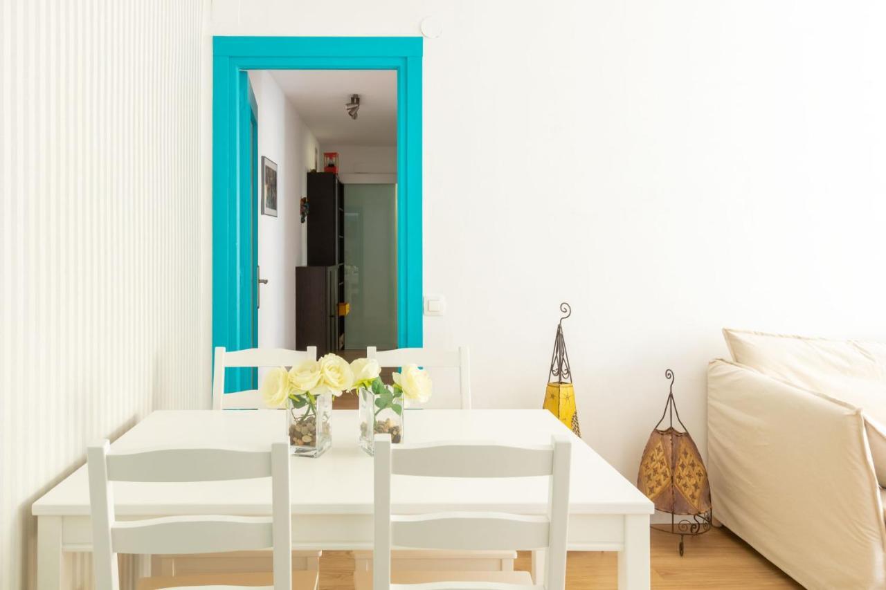 Colours Apartment And Garage Historical Center 4 Pax Sevilla Bagian luar foto