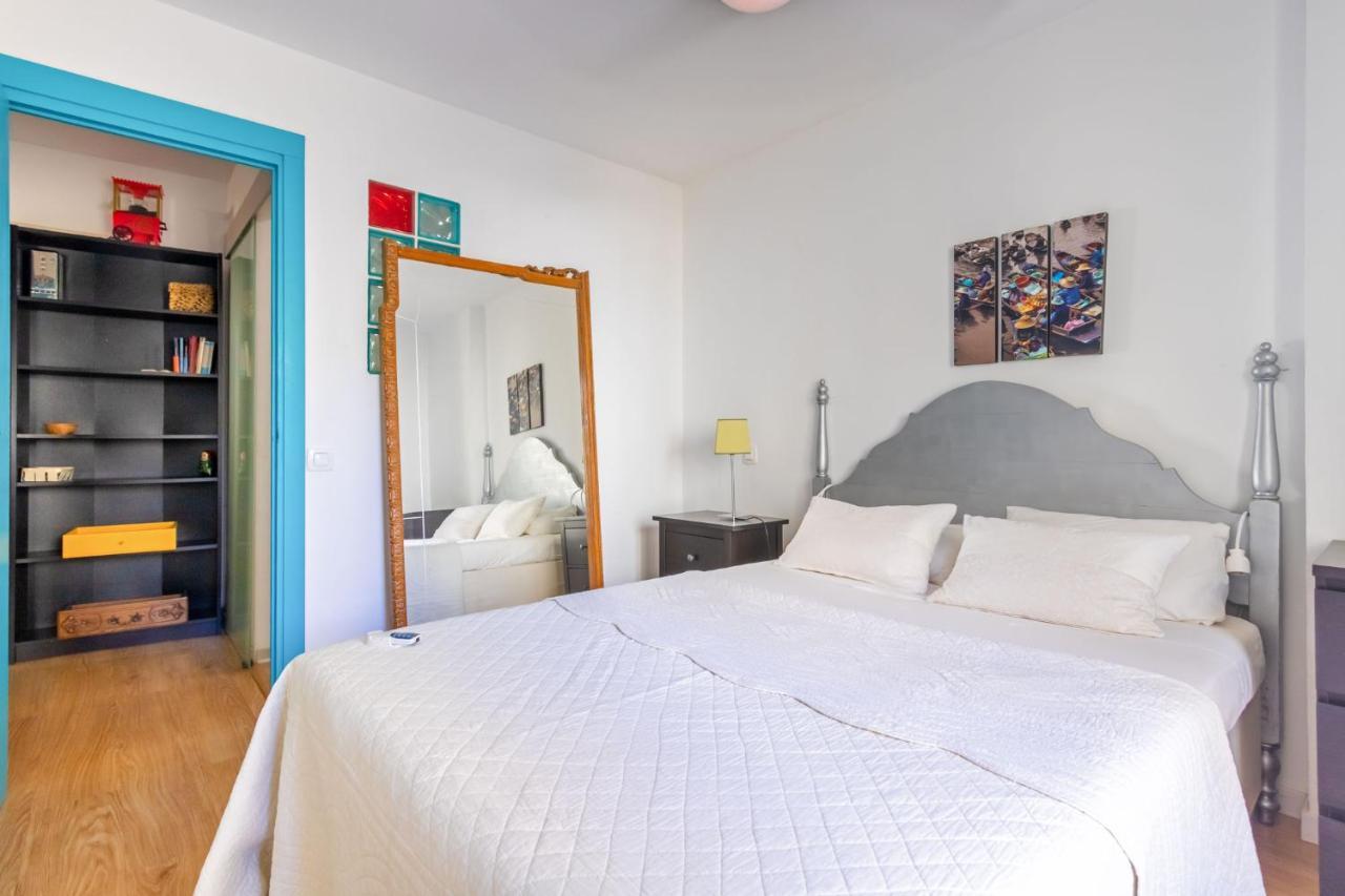 Colours Apartment And Garage Historical Center 4 Pax Sevilla Bagian luar foto