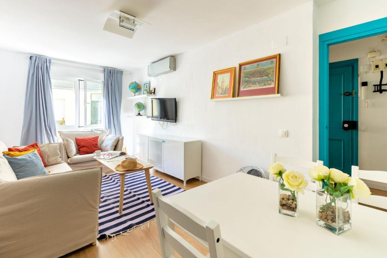 Colours Apartment And Garage Historical Center 4 Pax Sevilla Bagian luar foto