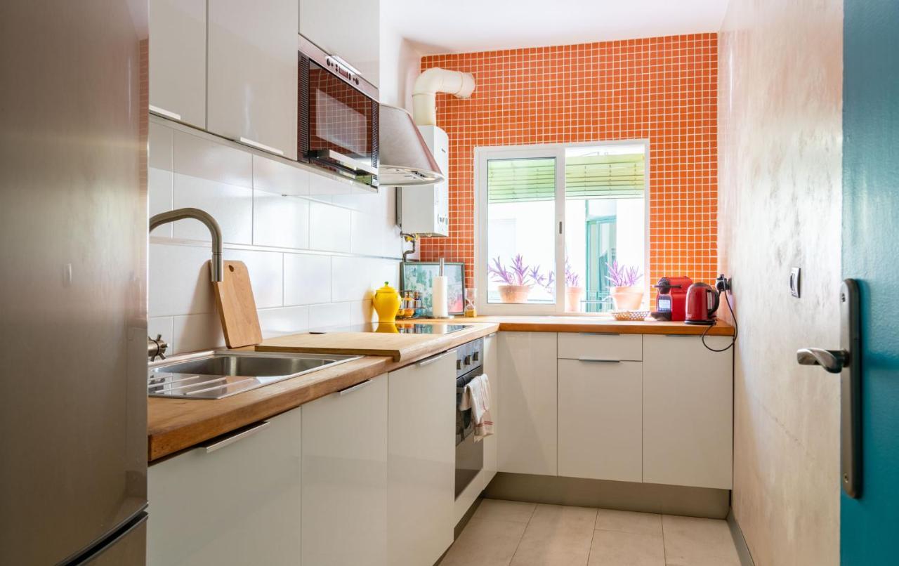 Colours Apartment And Garage Historical Center 4 Pax Sevilla Bagian luar foto