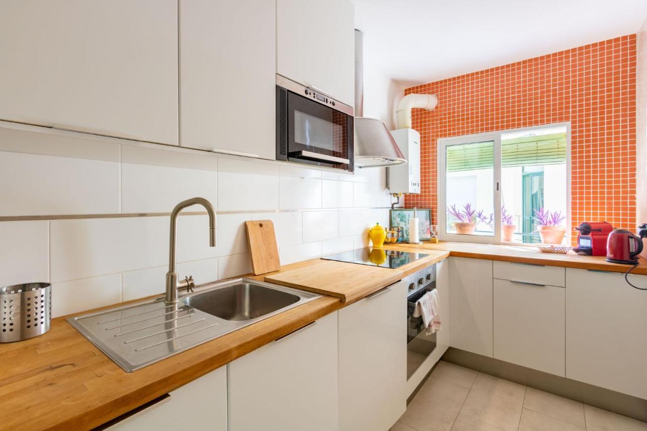 Colours Apartment And Garage Historical Center 4 Pax Sevilla Bagian luar foto